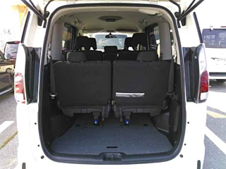 NISSAN SERENA 2018