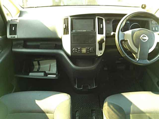 NISSAN SERENA 2010