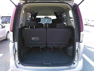 NISSAN SERENA 2010