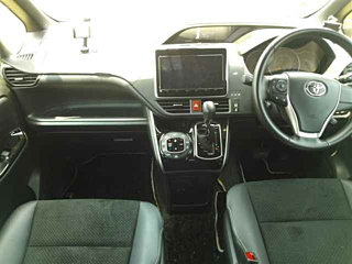 TOYOTA VOXY 2020