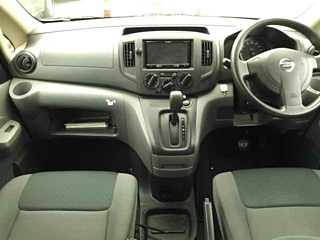 NISSAN NV200 2019