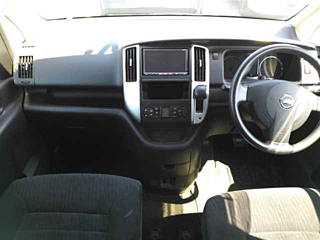 NISSAN SERENA 2010