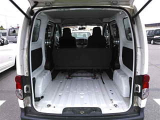 NISSAN NV200 2019