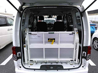 NISSAN NV200 2021