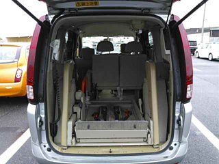 NISSAN SERENA 2010