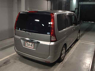 NISSAN SERENA 2010