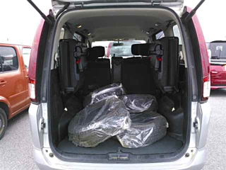 NISSAN SERENA 2010