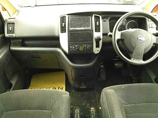 NISSAN SERENA 2010