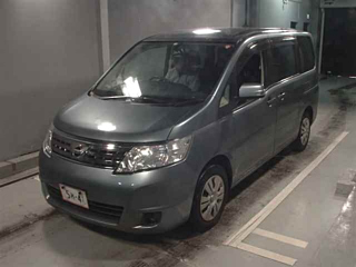 NISSAN SERENA 2010