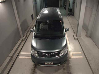 NISSAN SERENA 2010