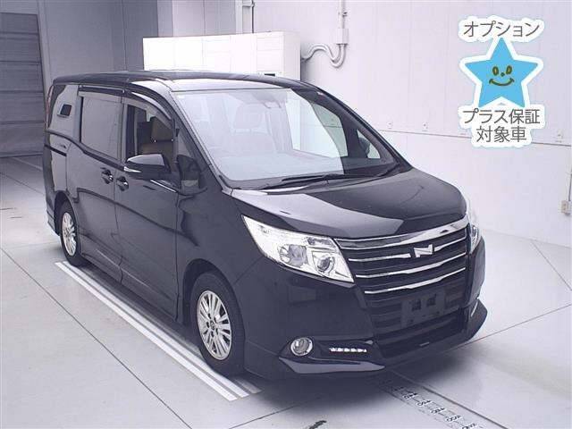 TOYOTA NOAH 2016