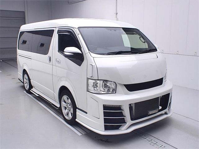 TOYOTA HIACE 2012