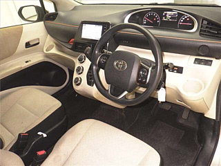 TOYOTA SIENTA 2016