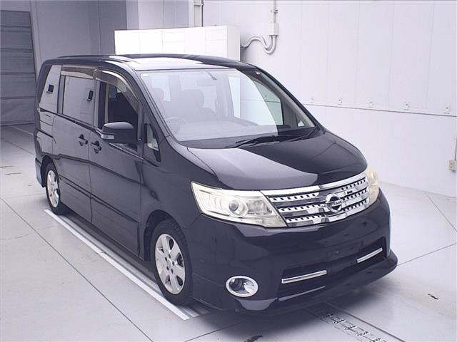 NISSAN SERENA 2010