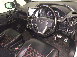 TOYOTA VOXY 2016