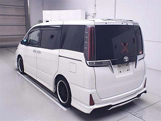 TOYOTA VOXY 2016