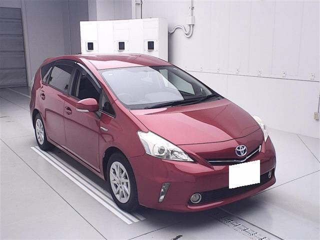 TOYOTA PRIUS ALPHA 2011