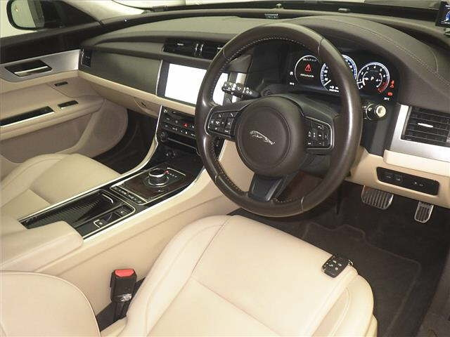 JAGUAR XF SERIES 2020