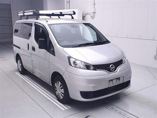 NISSAN NV200 2020