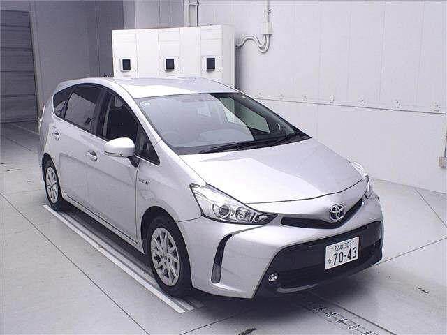 TOYOTA PRIUS ALPHA 2015