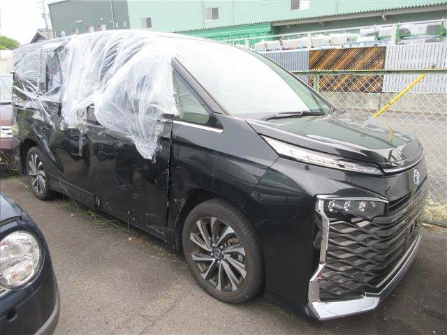 TOYOTA VOXY 2022
