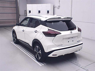 NISSAN KIX 2021