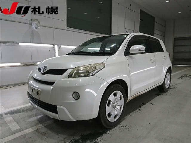TOYOTA IST 2011