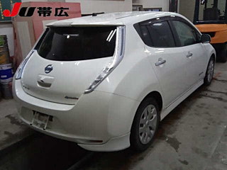 NISSAN LEAF AZE0
