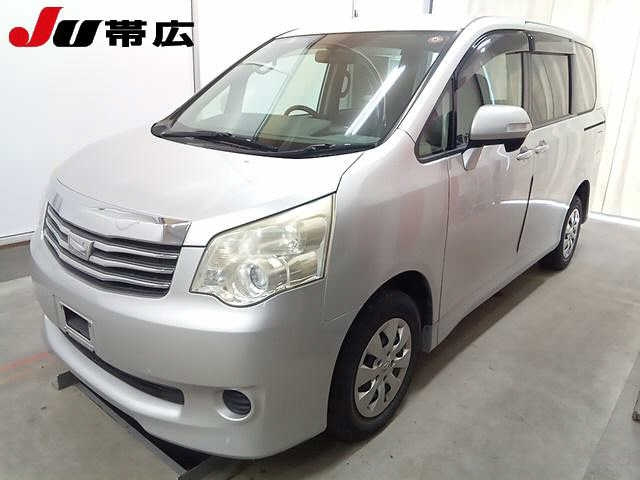 TOYOTA NOAH 2012