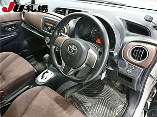 TOYOTA VITZ 2012