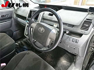 TOYOTA VOXY 2008