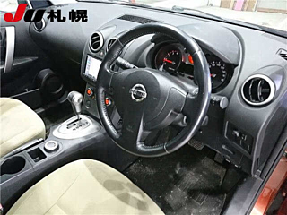 NISSAN DUALIS 2010