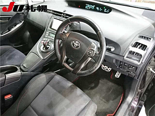 TOYOTA PRIUS 2014