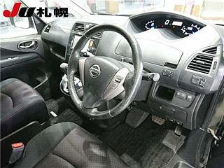 NISSAN SERENA 2011