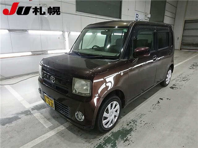 TOYOTA PIXIS SPACE 2011