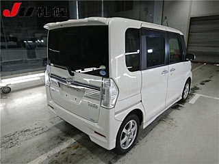DAIHATSU TANTO 2015