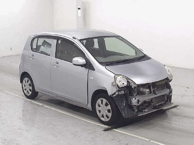 DAIHATSU MIRA E S 2013