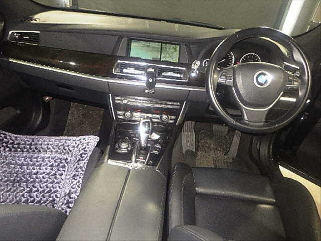 BMW 5 SERIES 2010