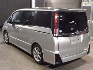 TOYOTA NOAH 2020