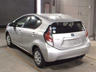 TOYOTA AQUA 2016