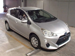 TOYOTA AQUA 2016