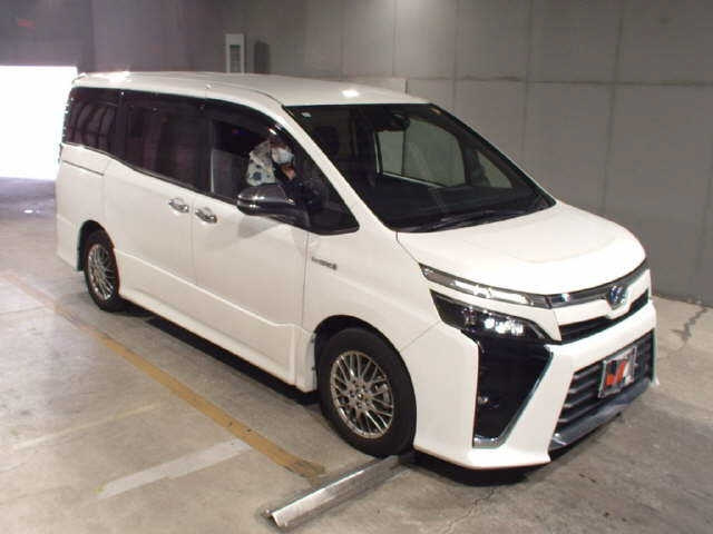 TOYOTA VOXY 2017
