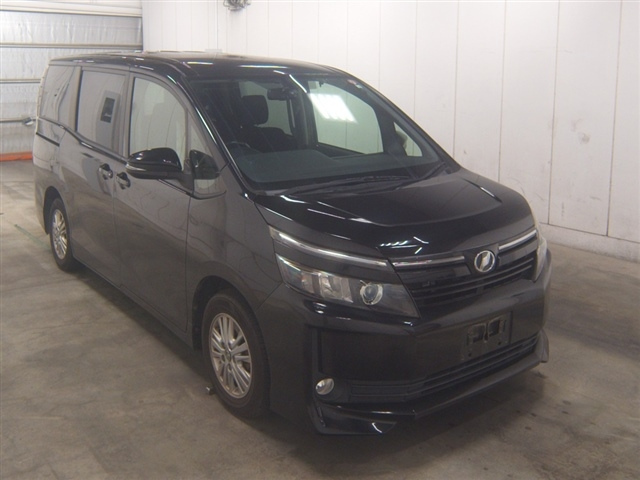 TOYOTA VOXY 2014