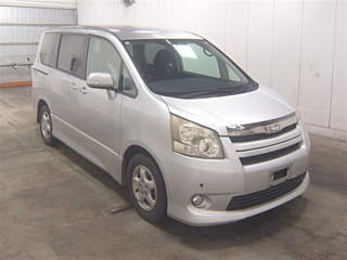 TOYOTA NOAH 2009