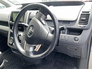 TOYOTA NOAH 2009