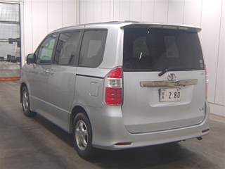 TOYOTA NOAH 2009
