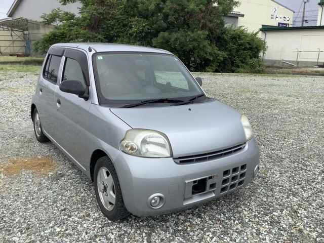 DAIHATSU ESSE 2011