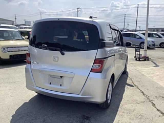 HONDA FREED 2010