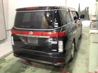 NISSAN ELGRAND 2010
