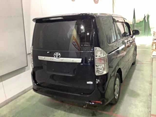 TOYOTA VOXY 2009
